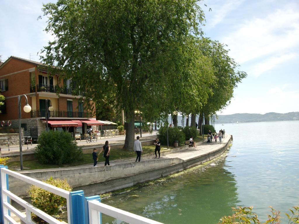 特拉西梅诺湖畔托罗La Poventa别墅 外观 照片